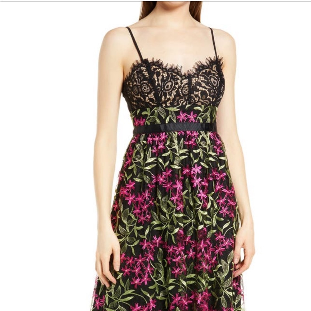 Lulu’s floor length dress for formal / black tie / homecoming - lace & floral